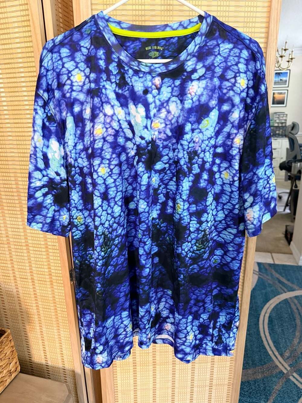 Reel Legends Freeline Blue Abstract Print Short Sleeve Tee Shirt XL